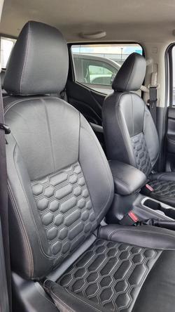 2021 Nissan Navara ST-X