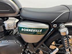 2021 Triumph BONNEVILLE T100 GREEN