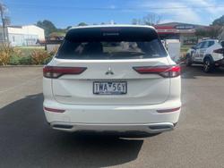 2022 Mitsubishi Outlander LS