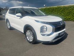 2022 Mitsubishi Outlander LS