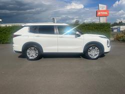 2022 Mitsubishi Outlander LS