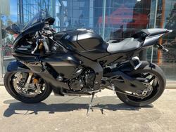 2025 Yamaha YZF-R1 BLACK