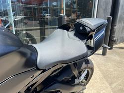 2025 Yamaha YZF-R1 BLACK