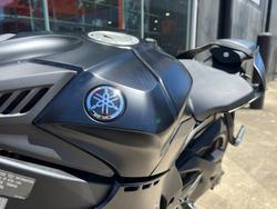 2025 Yamaha YZF-R1 BLACK