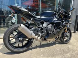 2025 Yamaha YZF-R1 BLACK