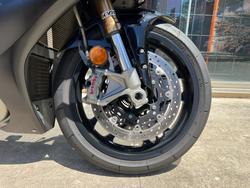 2025 Yamaha YZF-R1 BLACK