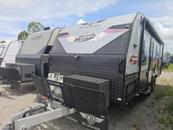JB Caravans Dirt Road Xtreme 22 Corner Shower