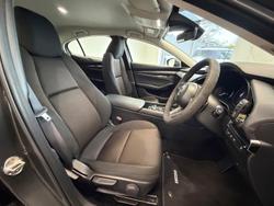 2021 Mazda 3 G20 Evolve