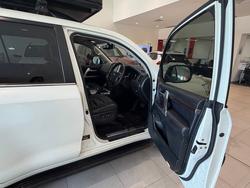 2016 Toyota LANDCRUISER LC200 4.5L T/D A/T VX 7 Seat (Beige Trim)