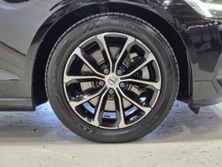 2020 Volvo S60 T5 Momentum MY20 AWD Black