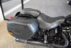 2018 Harley-davidson FLHC HERITAGE SOFTAIL CLASSIC VIVID BLACK