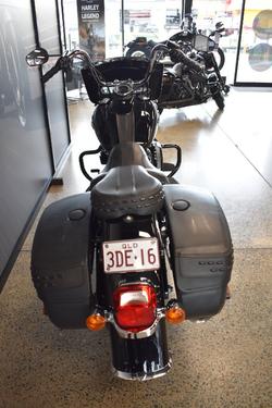 2018 Harley-davidson FLHC HERITAGE SOFTAIL CLASSIC VIVID BLACK