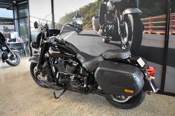2018 Harley-davidson FLHC HERITAGE SOFTAIL CLASSIC VIVID BLACK