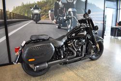 2018 Harley-davidson FLHC HERITAGE SOFTAIL CLASSIC VIVID BLACK