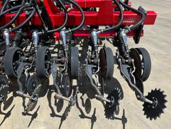 0 SERAFIN ECOSOW SINGLE DISC NARROWFOLD SEEDER WITH BALDAN UNITS USED RED