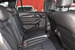 2025 Isuzu MU-X LS-T