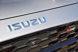 2025 Isuzu MU-X X-TERRAIN