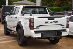 2025 Isuzu D-MAX BLADE