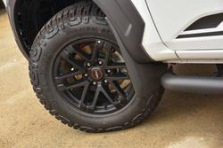 2025 Isuzu D-MAX BLADE