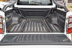 2025 Isuzu D-MAX BLADE