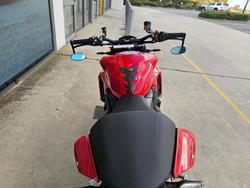 2022 DUCATI STREETFIGHTER V2 Red