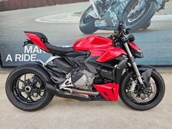 Ducati Streetfighter V2
