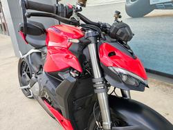 2022 DUCATI STREETFIGHTER V2 Red