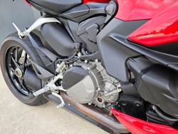 2022 DUCATI STREETFIGHTER V2 Red