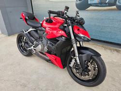 2022 DUCATI STREETFIGHTER V2 Red