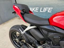 2022 DUCATI STREETFIGHTER V2 Red