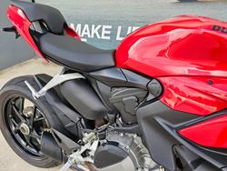 2022 DUCATI STREETFIGHTER V2 Red