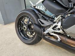 2022 DUCATI STREETFIGHTER V2 Red