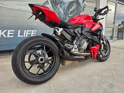 2022 DUCATI STREETFIGHTER V2 Red