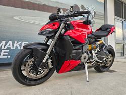 2022 DUCATI STREETFIGHTER V2 Red
