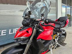 2022 DUCATI STREETFIGHTER V2 Red