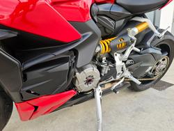 2022 DUCATI STREETFIGHTER V2 Red