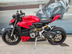 2022 DUCATI STREETFIGHTER V2 Red