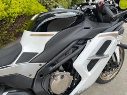 2025 CFMOTO 2025 CF MOTO 500CC 500SR VOOM ABS NEBULA WHITE