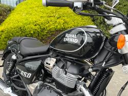 2025 Royal Enfield SUPER METEOR 650 Interstella Green