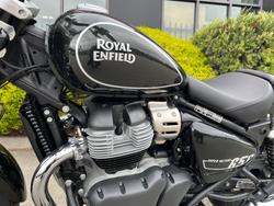 2025 Royal Enfield SUPER METEOR 650 Interstella Green