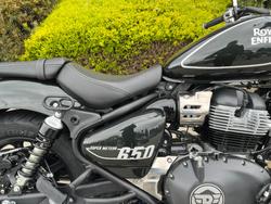 2025 Royal Enfield SUPER METEOR 650 Interstella Green