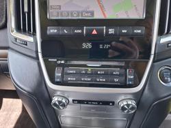 2017 Toyota Landcruiser VX VDJ200R 4X4 Dual Range Crystal Pearl