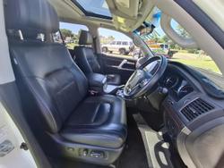 2017 Toyota Landcruiser VX VDJ200R 4X4 Dual Range Crystal Pearl