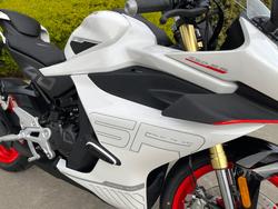 2025 CFMOTO 2025 Cf Moto 450CC 450SR NEBULA WHITE