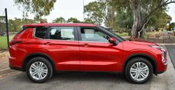 2022 Mitsubishi Outlander ES