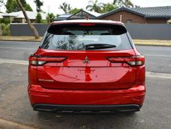 2022 Mitsubishi Outlander ES