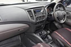 2016 Mitsubishi Triton GLX