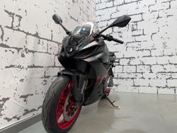 2025 Suzuki GSX-8R GSX-R Black