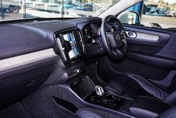 2023 Volvo XC40 Ultimate B4 Bright