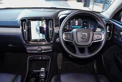 2023 Volvo XC40 Ultimate B4 Bright